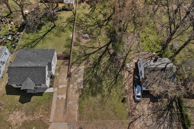 1217 CARLTON RD, Memphis, TN 38106