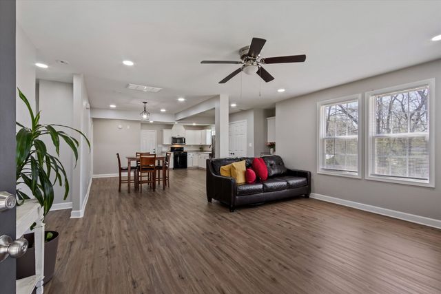 1217 CARLTON RD, Memphis, TN 38106