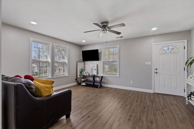 1217 CARLTON RD, Memphis, TN 38106