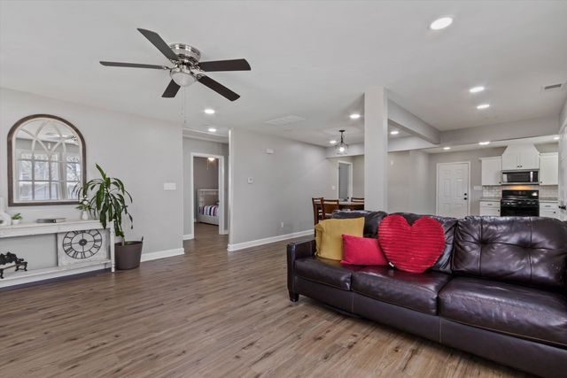 1217 CARLTON RD, Memphis, TN 38106