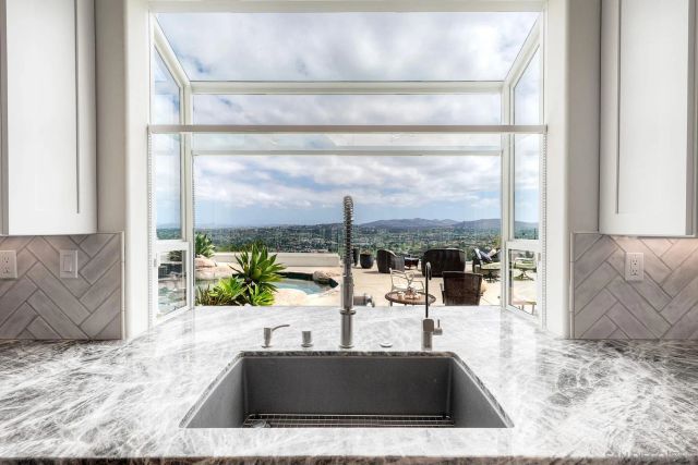 1651 Bella Laguna Court, Encinitas, CA 92024