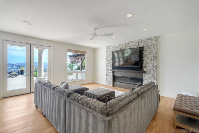 1651 Bella Laguna Court, Encinitas, CA 92024