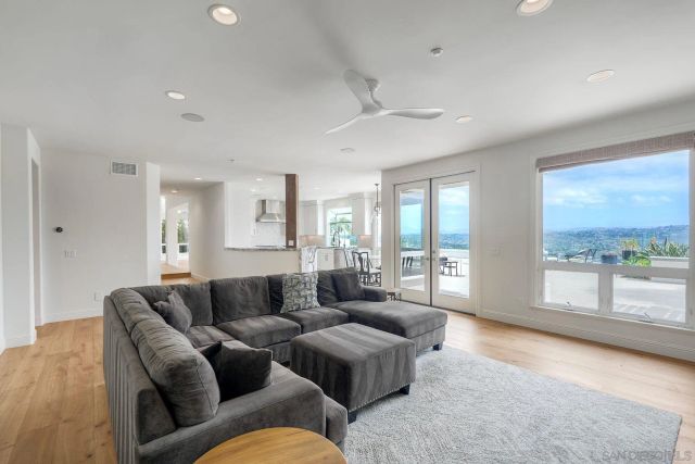1651 Bella Laguna Court, Encinitas, CA 92024