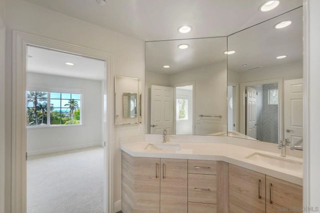 1651 Bella Laguna Court, Encinitas, CA 92024