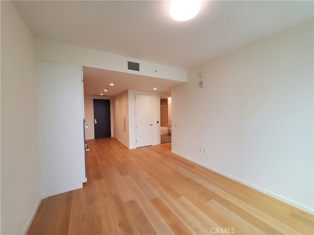 877 Francisco 3003, Los Angeles, CA 90017