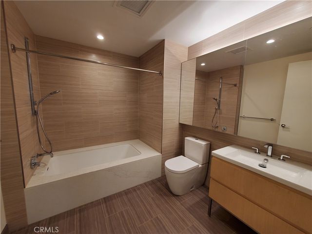 877 Francisco 3003, Los Angeles, CA 90017