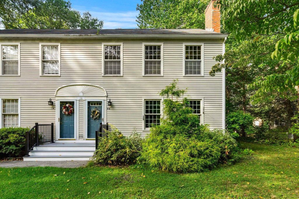 Image 2 of property listing at 19 Purington Ln # B, Hampton, NH 03842
