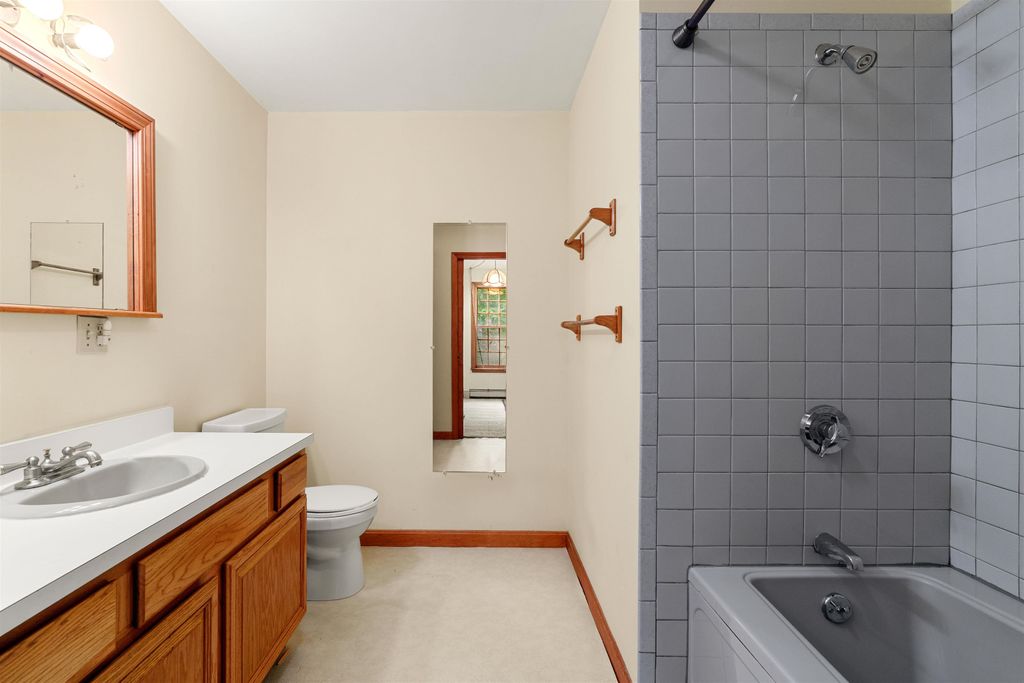 Image 18 of property listing at 19 Purington Ln # B, Hampton, NH 03842