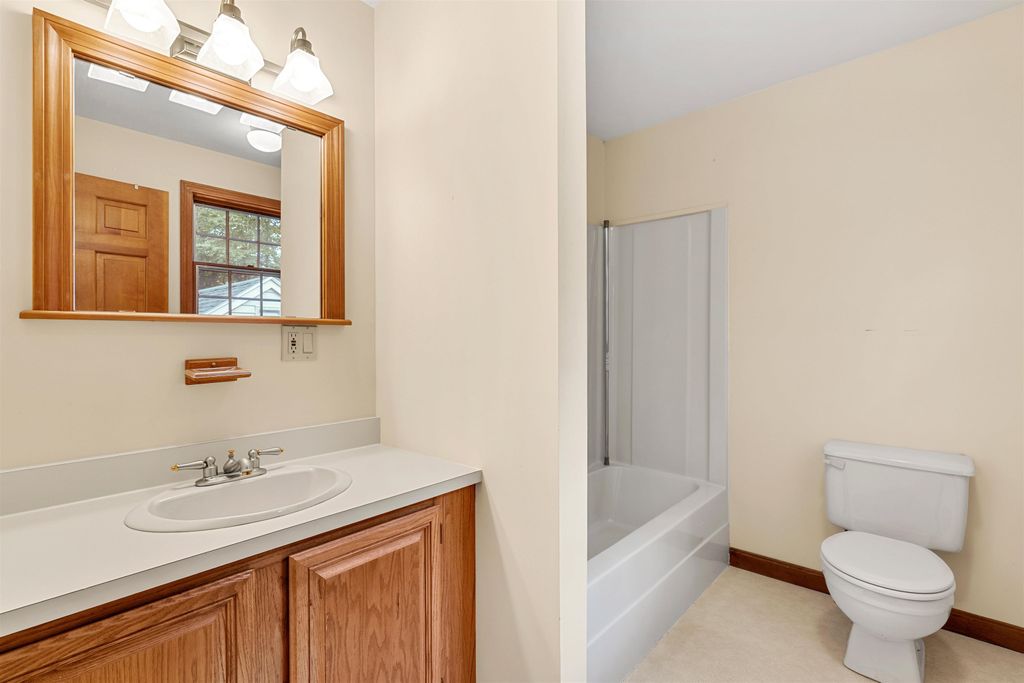 Image 21 of property listing at 19 Purington Ln # B, Hampton, NH 03842
