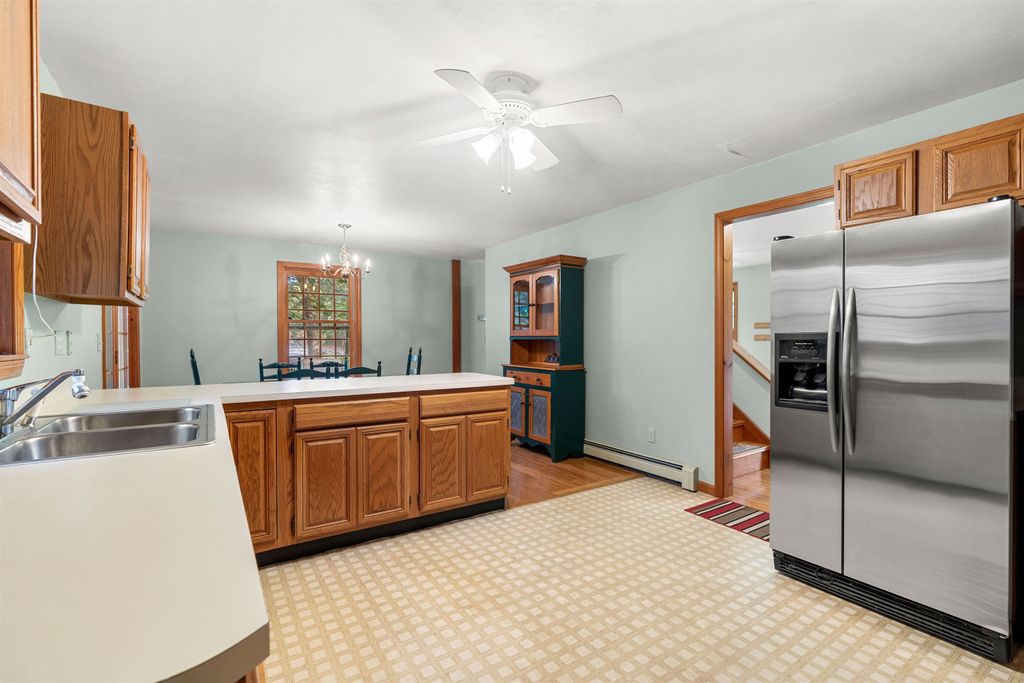 Image 5 of property listing at 19 Purington Ln # B, Hampton, NH 03842