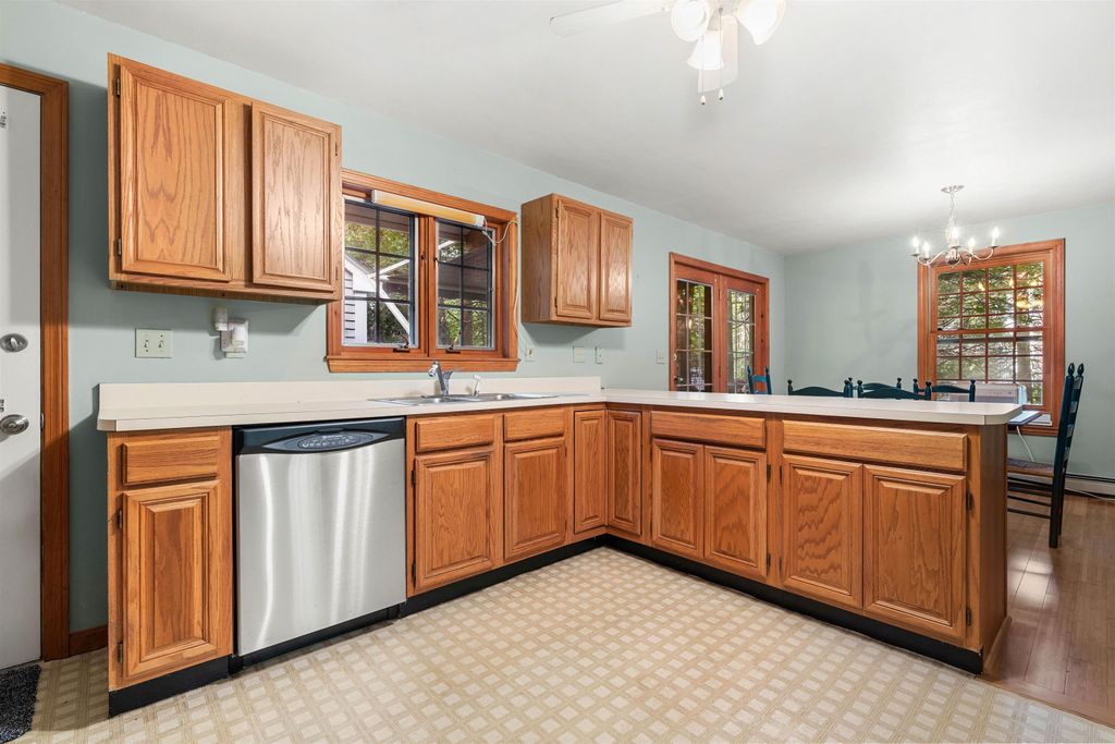 Image 7 of property listing at 19 Purington Ln # B, Hampton, NH 03842