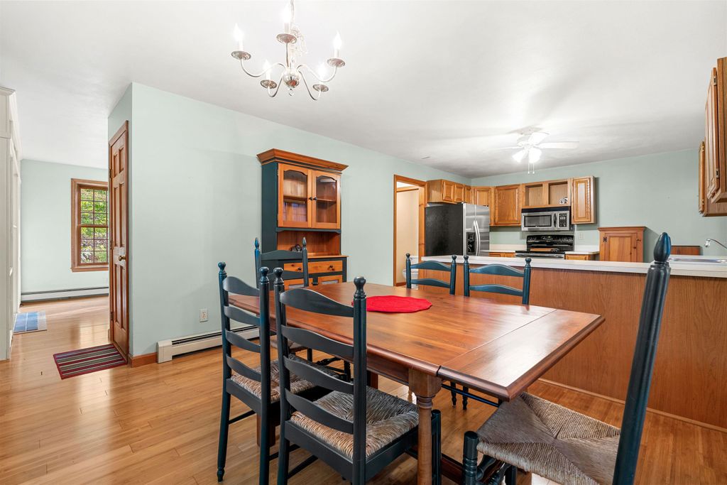 Image 9 of property listing at 19 Purington Ln # B, Hampton, NH 03842