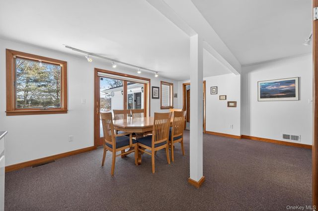 2 Thomas Jefferson Place, Middletown, NY 10940