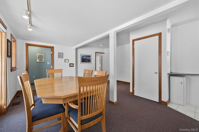 2 Thomas Jefferson Place, Middletown, NY 10940