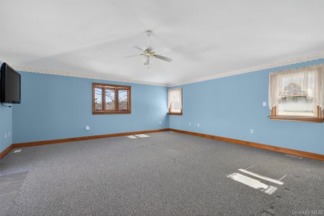 2 Thomas Jefferson Place, Middletown, NY 10940