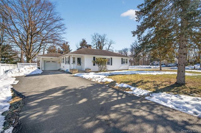 2 Thomas Jefferson Place, Middletown, NY 10940