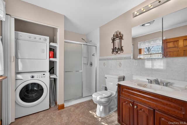 2 Thomas Jefferson Place, Middletown, NY 10940