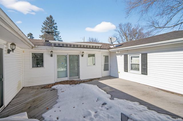 2 Thomas Jefferson Place, Middletown, NY 10940