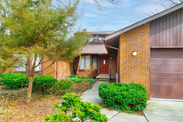 27981 Elba Road, Grosse Ile Township, MI 48138