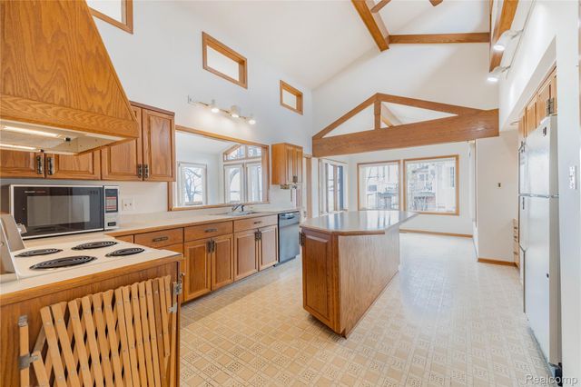 27981 Elba Road, Grosse Ile Township, MI 48138