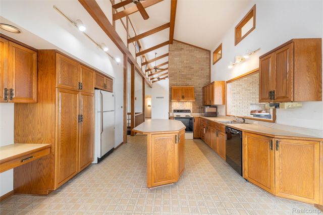 27981 Elba Road, Grosse Ile Township, MI 48138