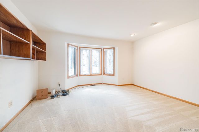 27981 Elba Road, Grosse Ile Township, MI 48138