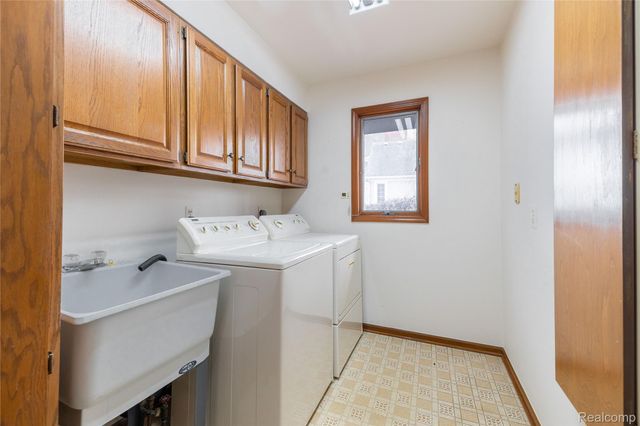 27981 Elba Road, Grosse Ile Township, MI 48138