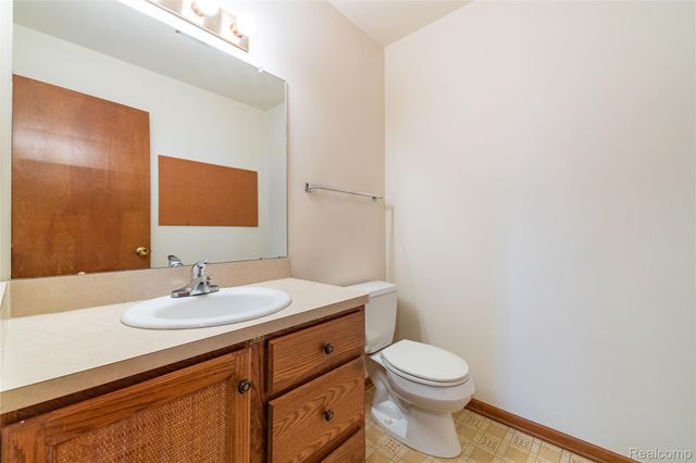 27981 Elba Road, Grosse Ile Township, MI 48138