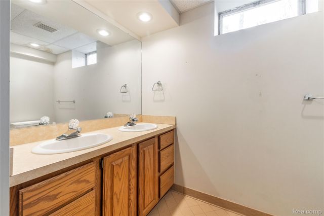 27981 Elba Road, Grosse Ile Township, MI 48138