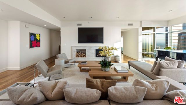 1 W Century Drive 35A, Los Angeles, CA 90067