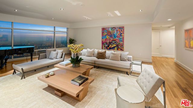 1 W Century Drive 35A, Los Angeles, CA 90067