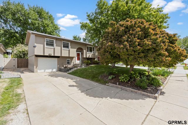 13074 Meredith Avenue, Omaha, NE 68164