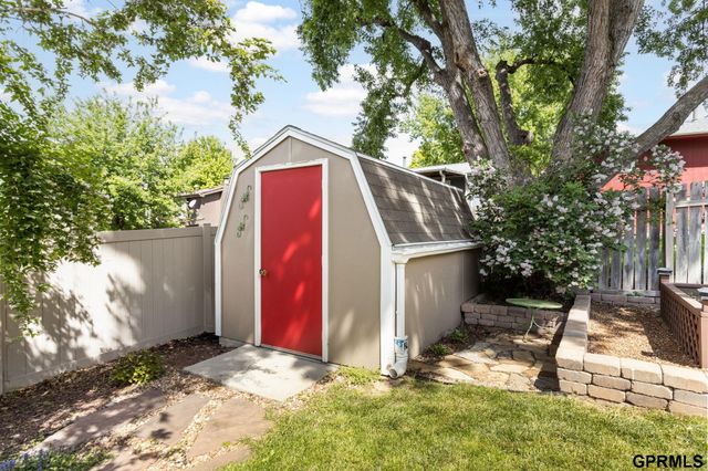 13074 Meredith Avenue, Omaha, NE 68164