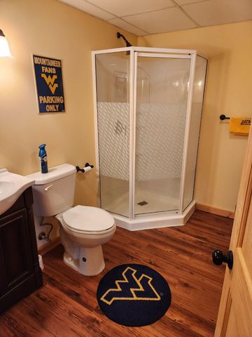81 CANNON DR, Berkeley Springs, WV 25411