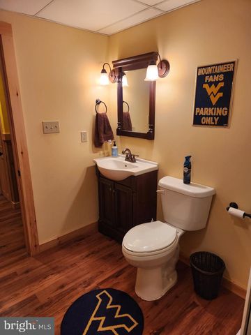 81 CANNON DR, Berkeley Springs, WV 25411