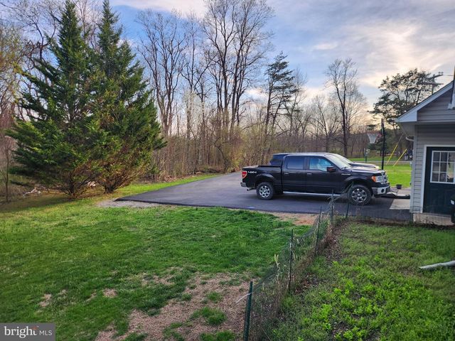 81 CANNON DR, Berkeley Springs, WV 25411