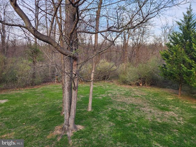 81 CANNON DR, Berkeley Springs, WV 25411