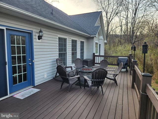 81 CANNON DR, Berkeley Springs, WV 25411