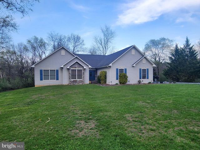 81 CANNON DR, Berkeley Springs, WV 25411