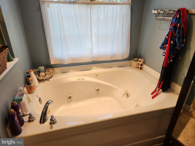 81 CANNON DR, Berkeley Springs, WV 25411