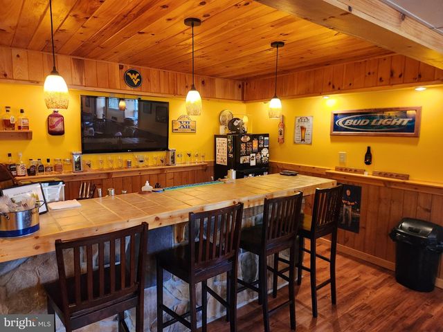 81 CANNON DR, Berkeley Springs, WV 25411