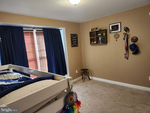 81 CANNON DR, Berkeley Springs, WV 25411