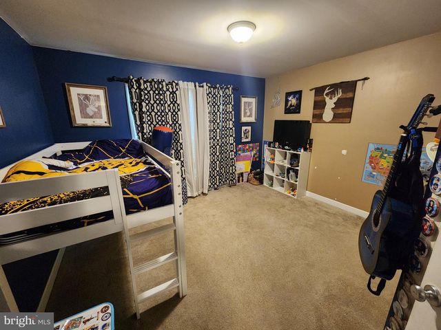 81 CANNON DR, Berkeley Springs, WV 25411