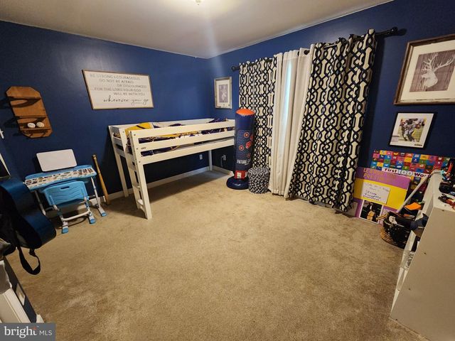 81 CANNON DR, Berkeley Springs, WV 25411