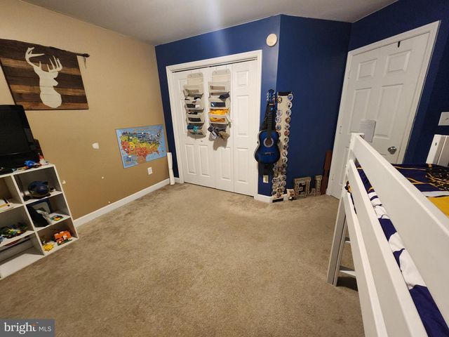 81 CANNON DR, Berkeley Springs, WV 25411