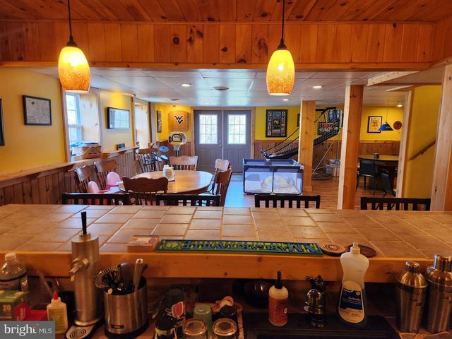 81 CANNON DR, Berkeley Springs, WV 25411