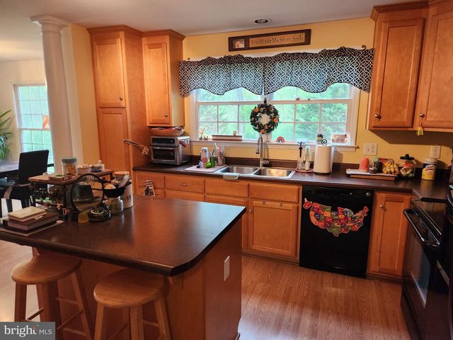 81 CANNON DR, Berkeley Springs, WV 25411