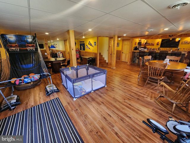 81 CANNON DR, Berkeley Springs, WV 25411