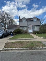 355 Siegel Street, Westbury, NY 11590