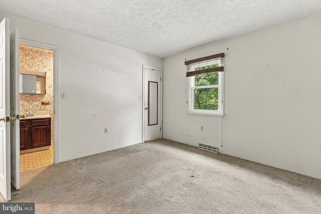 8614 QUENTIN AVE, Baltimore, MD 21234